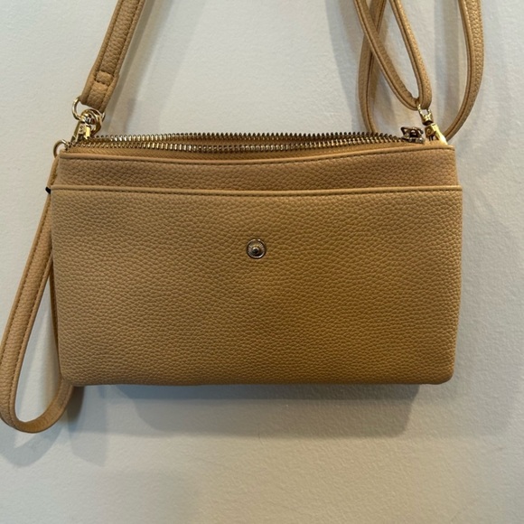 Chic Tan and Cream Crossbody Bag with Adjustable Strap - Picture 1 of 6